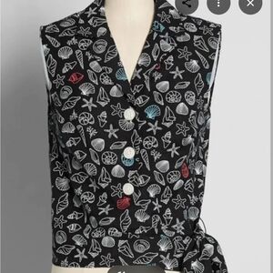 ModCloth Black Wrap top with Seashell Print